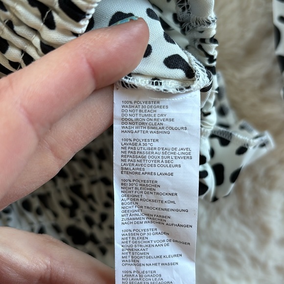 Nasty Gal Collection Dalmatian print long sleeve blouse, size 2 - Picture 5 of 6